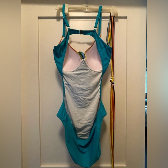 One piece “monokini” women’s swimsuit. - Picture 2 of 4